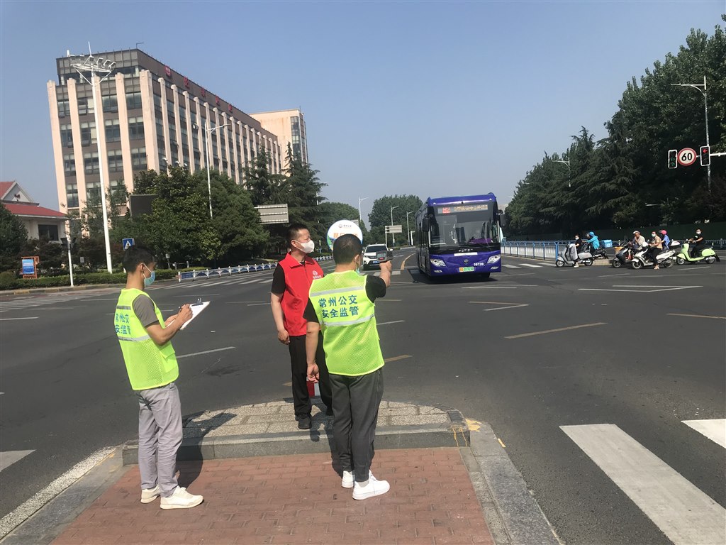 行車(chē)違章檢查.jpg 行車(chē)違章檢查.jpg