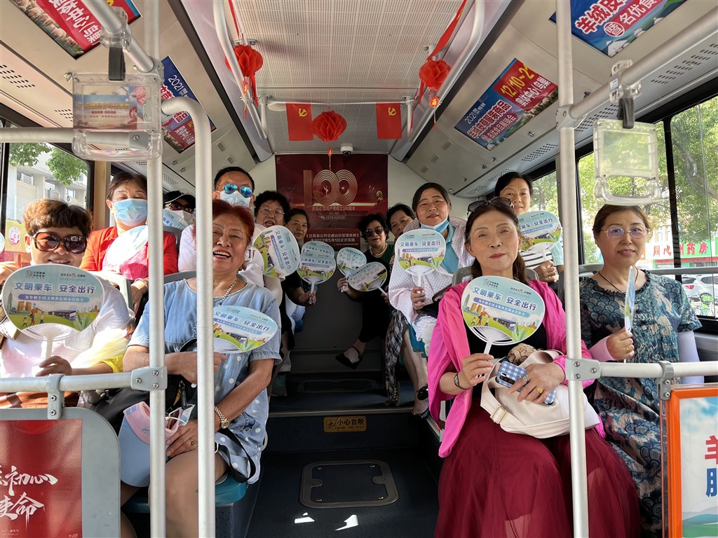 安全乘車(chē)重點(diǎn)宣傳.jpg 安全乘車(chē)重點(diǎn)宣傳.jpg