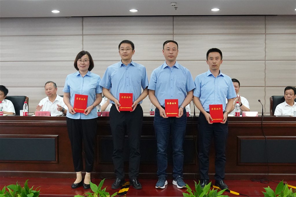 DSC06113-0.jpg DSC06113-0.jpg