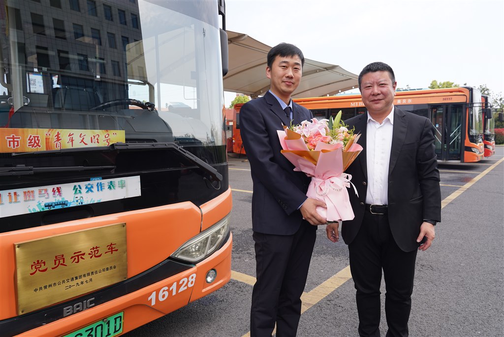 DSC02205-1.jpg DSC02205-1.jpg