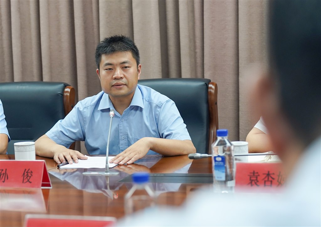 DSC04556-1.jpg DSC04556-1.jpg