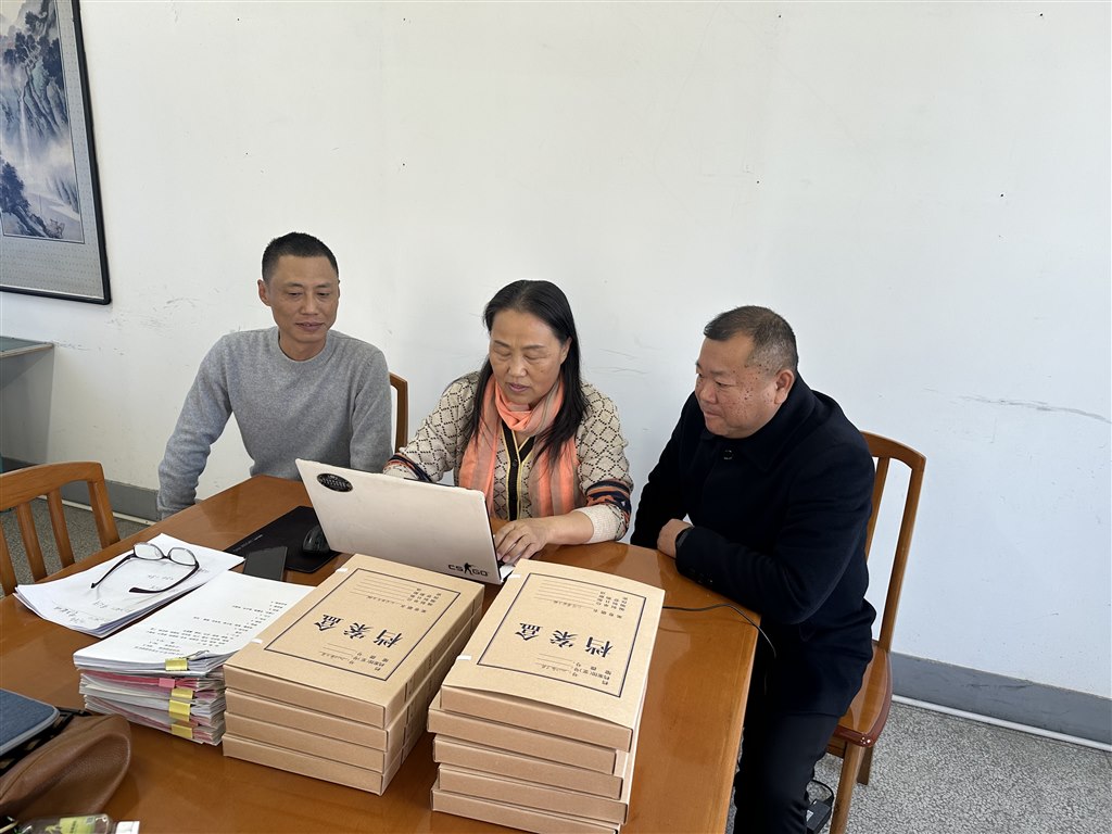 IMG_2010.JPG IMG_2010.JPG