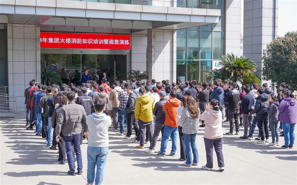 DSC02100-1.jpg DSC02100-1.jpg