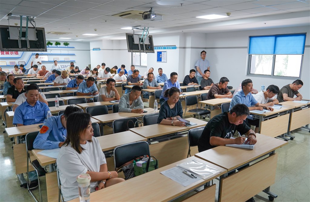 DSC03327-1.jpg DSC03327-1.jpg