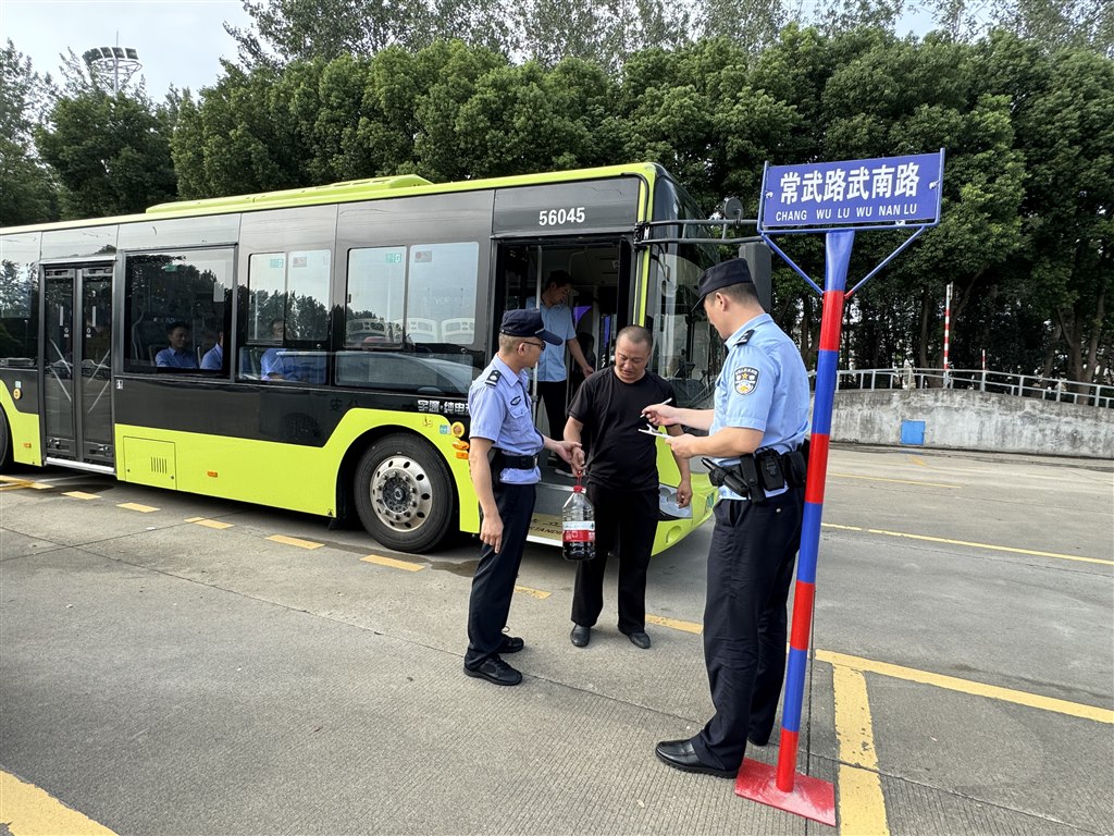 83088cccbc3474437f56fab585e8052.jpg 83088cccbc3474437f56fab585e8052.jpg