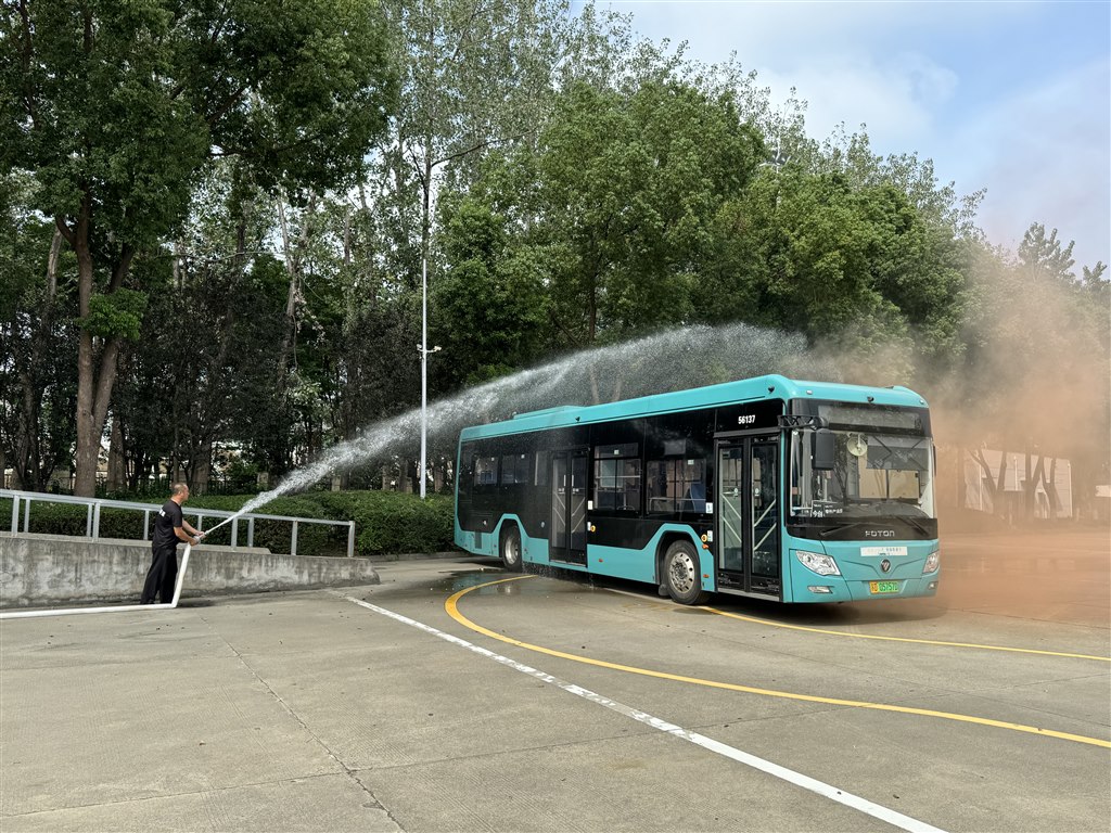 c02ee2f8a2cdcd7059ebca753a62f63.jpg c02ee2f8a2cdcd7059ebca753a62f63.jpg